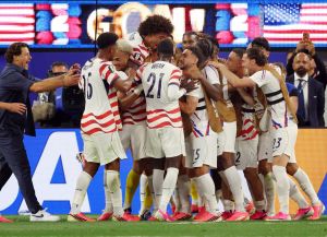 ASSISTA AOS GOLS: EUA jogam bonito e aniquilam Paraguai em partida de estreia