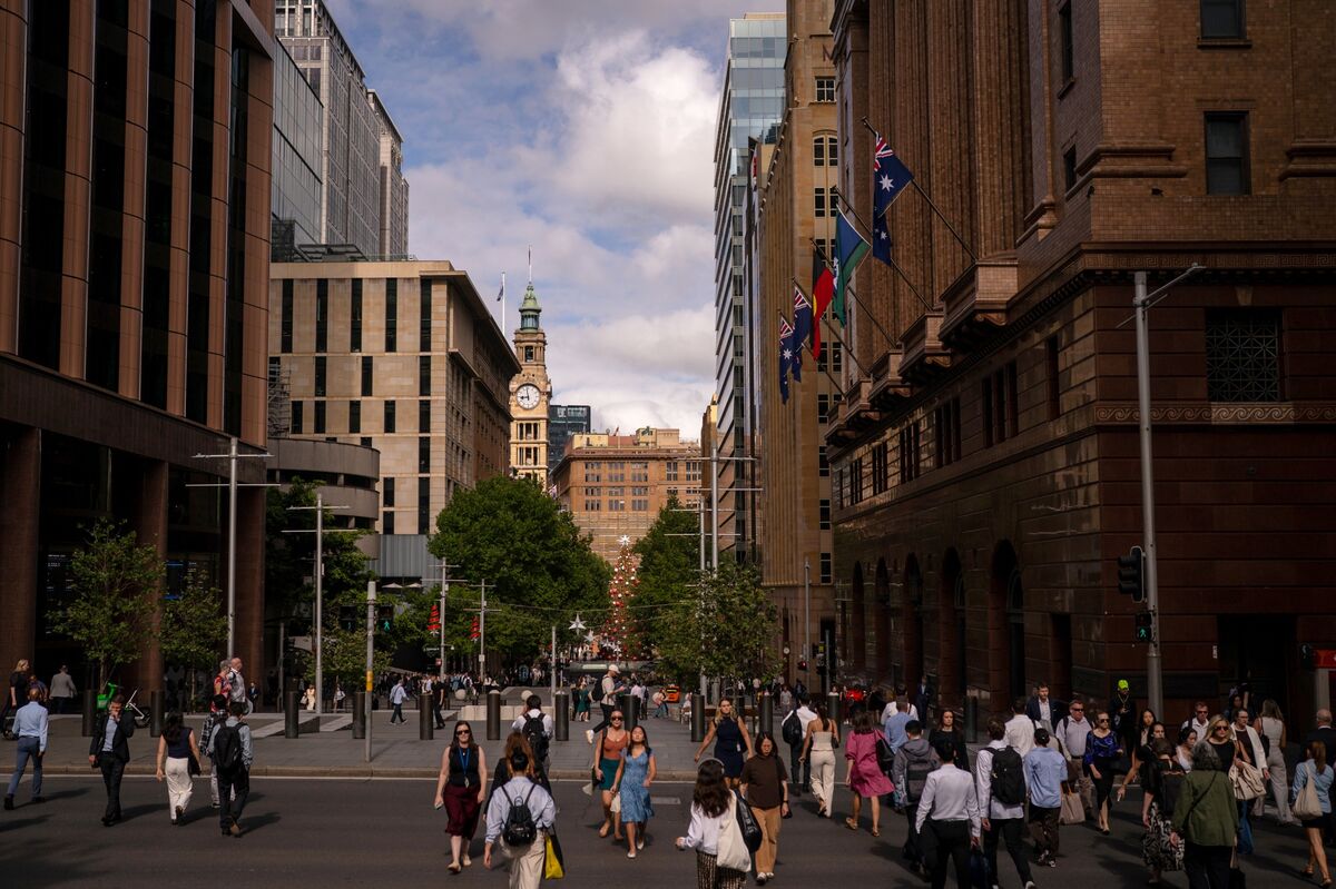 Australia Probes Private Credit Lenders, Warns on Valuations