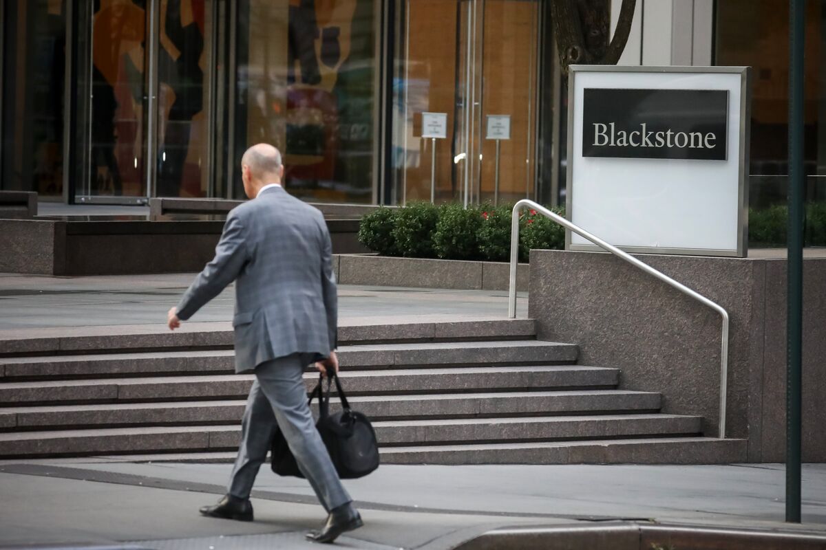 Blackstone Said to Be in Talks to Buy Canada Property Firm H&R REIT