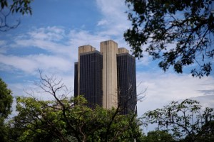Boletim Focus eleva projeção da inflação e vê Selic em 13,75% no fim de 2026