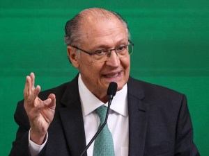 Brasil tem vantagem comparativa na busca por descarbonização, diz Alckmin