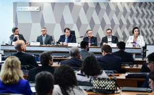 CCJ do Senado aprova projeto que cria o Pix Pensão e texto vai ao plenário
