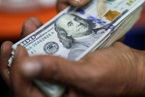 Dólar hoje inverte sinal e sobe após dados de emprego nos EUA muito acima do esperado