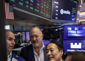 Dow Jones Futuro recua após resposta militar dos EUA ao Irã