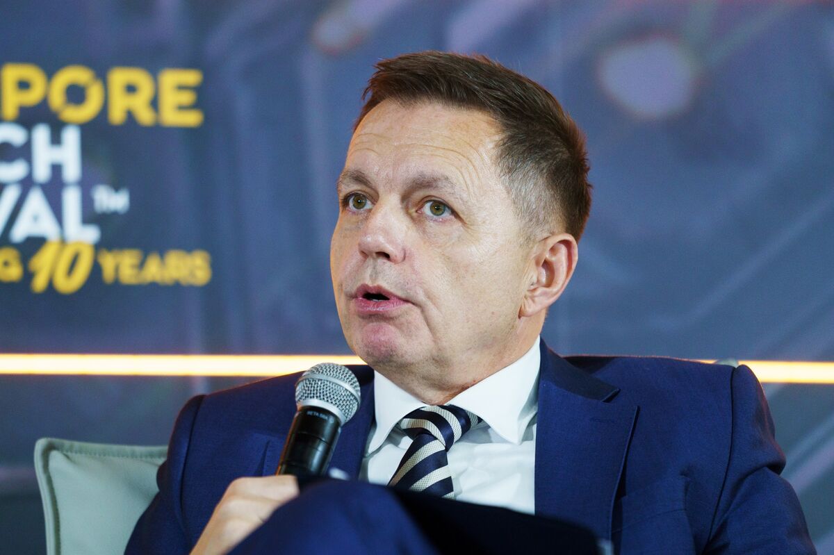 ECB’s Kazimir Says Rates Must Be Lifted More to Tackle Inflation