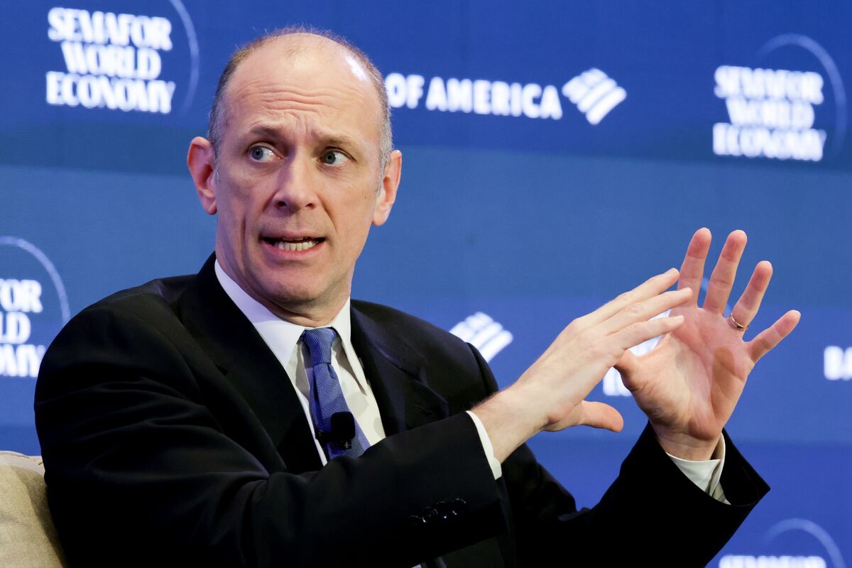 Fed’s Goolsbee Says Too-High Inflation Is ‘Going the Wrong Way’