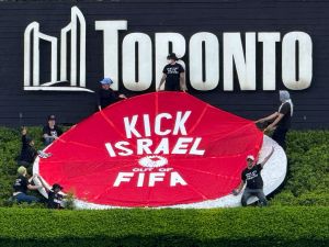 Fifa enfrenta protestos em Toronto por laços com Israel antes da partida do Canadá