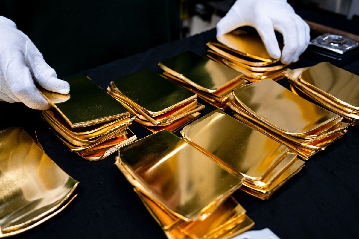 Goldman Sachs Lops $500 Off Gold Target on No Fed Cuts This Year