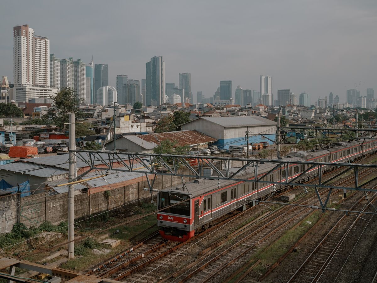 Indonesia Market Rout Deepens as Bonds, Currency, Stocks Slide