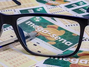 Mega-Sena acumula e prêmio principal vai para R$ 8 milhões