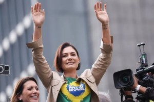 Michelle Bolsonaro convoca apoiadores a fiscalizarem transparência das eleições