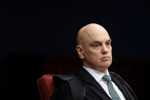 Moraes pede vista em julgamento que desconta recolhimento domiciliar da pena final