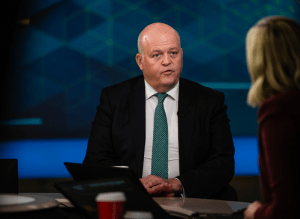 Não se empolgue demais com a moderação do preço do petróleo, alerta banco irlandês