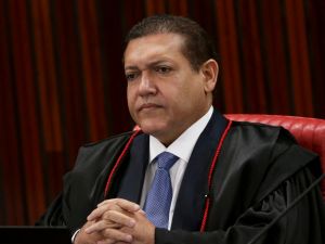 Nunes Marques nega pedido para barrar exibição do filme ‘Dark Horse’ durante eleições
