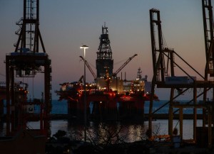 Petróleo brent cai 5% e vai a US$ 83 o barril após acordo entre Irã e EUA