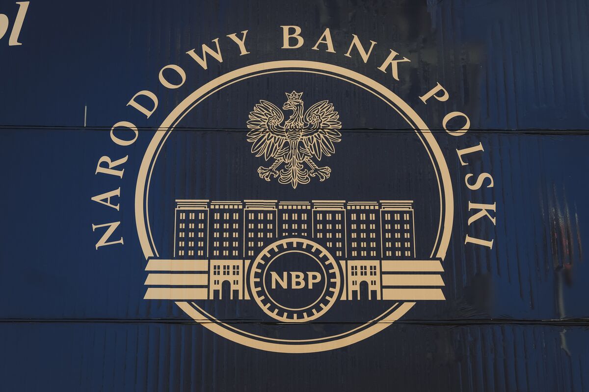 Poland’s Dabrowski Floats 2026 Rate Cut View as Price Risks Fade