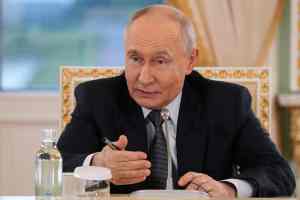Putin diz Rússia avança “gradualmente” na Ucrânia e anuncia intensificação de ataques