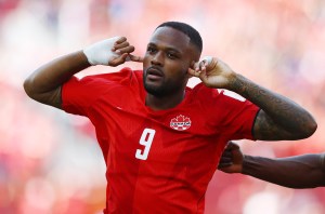 Reserva salva, Canadá busca empate com a Bósnia e pontua pela 1ª vez em Copas