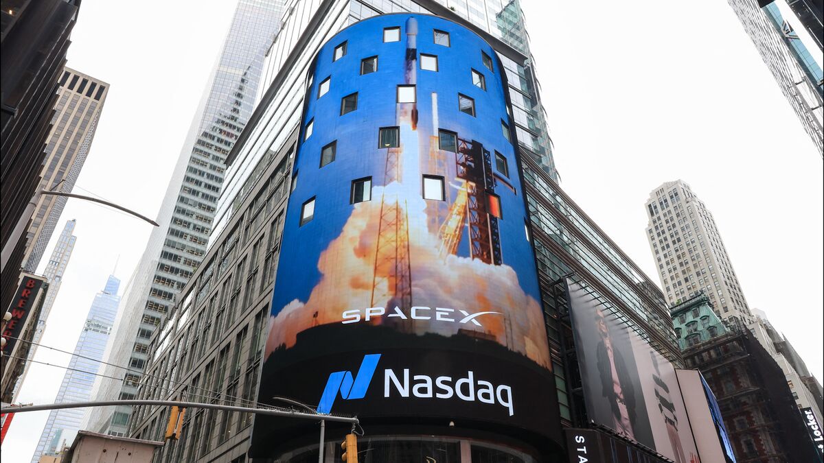 SpaceX Shares Close 19% Higher After Historic $75 Billion IPO
