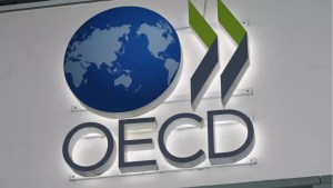 Taxa de desemprego da OCDE se mantém em 5% em abril, perto de mínima histórica