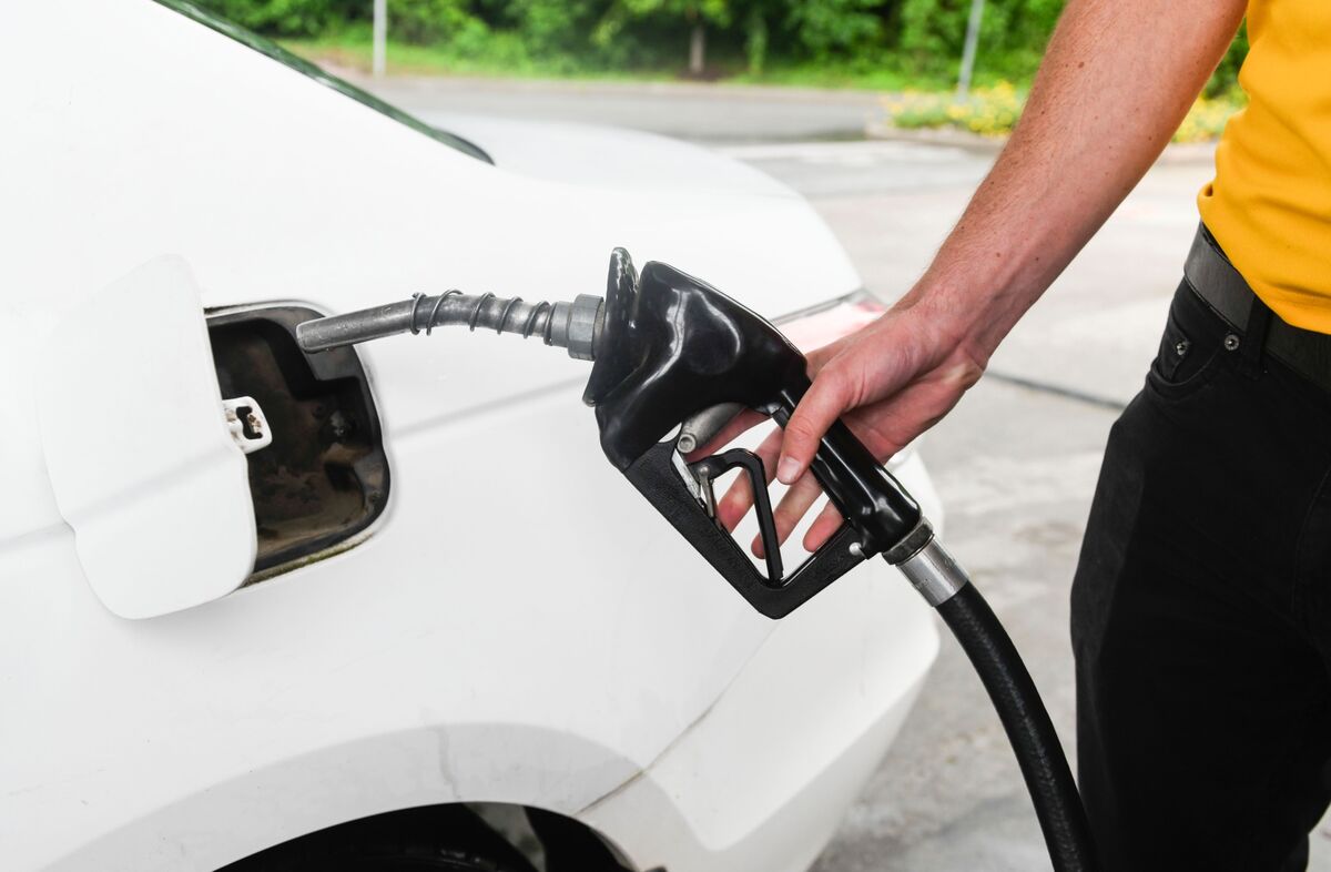 US Consumer Sentiment Picks Up on Easing Gasoline Prices