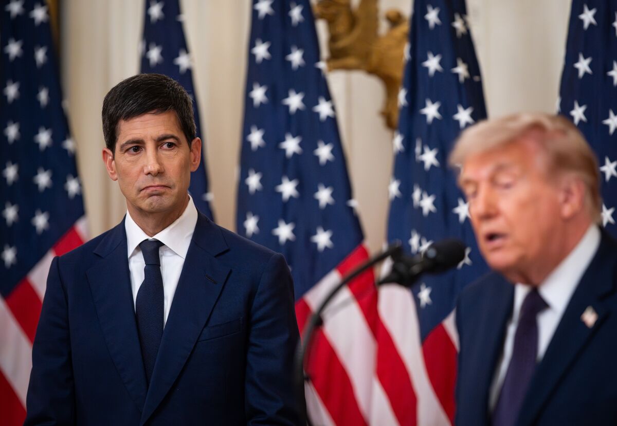 Warsh Caught Between Trump and Bond Market Betting on Rate Hikes