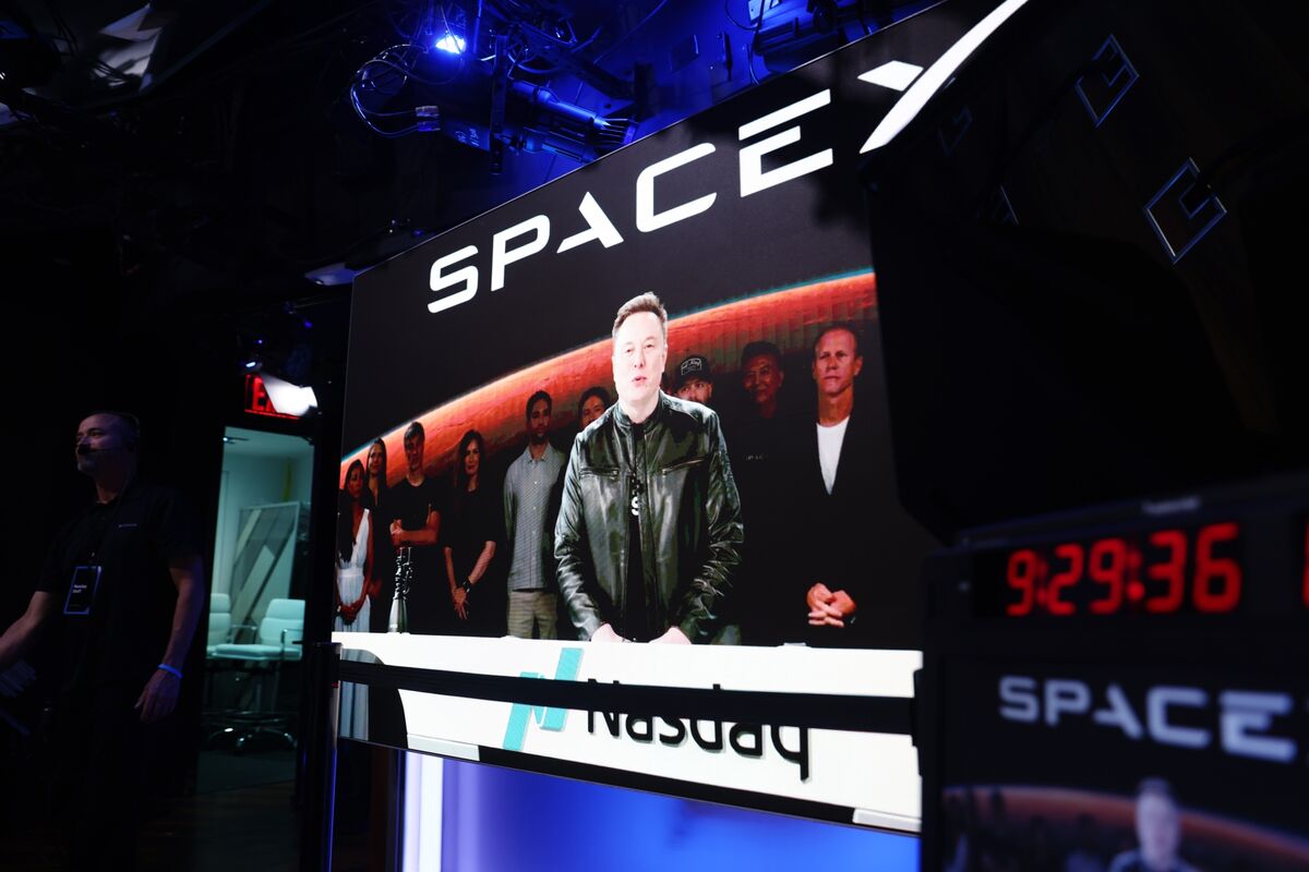 Why Musk Raced to Take SpaceX Public in the World’s Biggest IPO