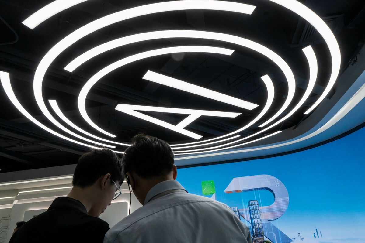 AI Productivity Hopes Show ‘Exuberance,’ Allianz’s Subran Says