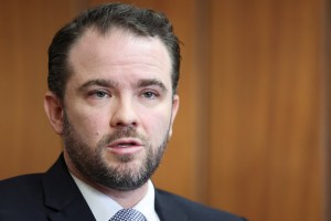 Durigan: Vamos revisar subvenção da gasolina na próxima semana