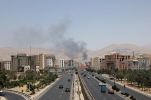 EUA revogam licença para venda de petróleo iraniano após ataques em Ormuz