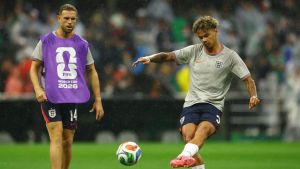 Inglaterra: Jordan Henderson está fora da Copa após lesão bizarra durante comemoração
