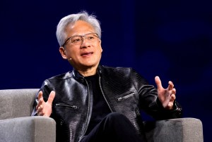Jaqueta preta do CEO da Nvidia será leiloada com lance mínimo de R$ 220 mil