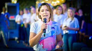Michelle não quer estar em campanha de Flávio e pode desistir do Senado, diz Valdemar
