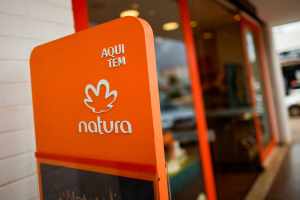 Natura (NATU3) prevê queda de até 10% na receita do 2º tri, pressionada por Brasil