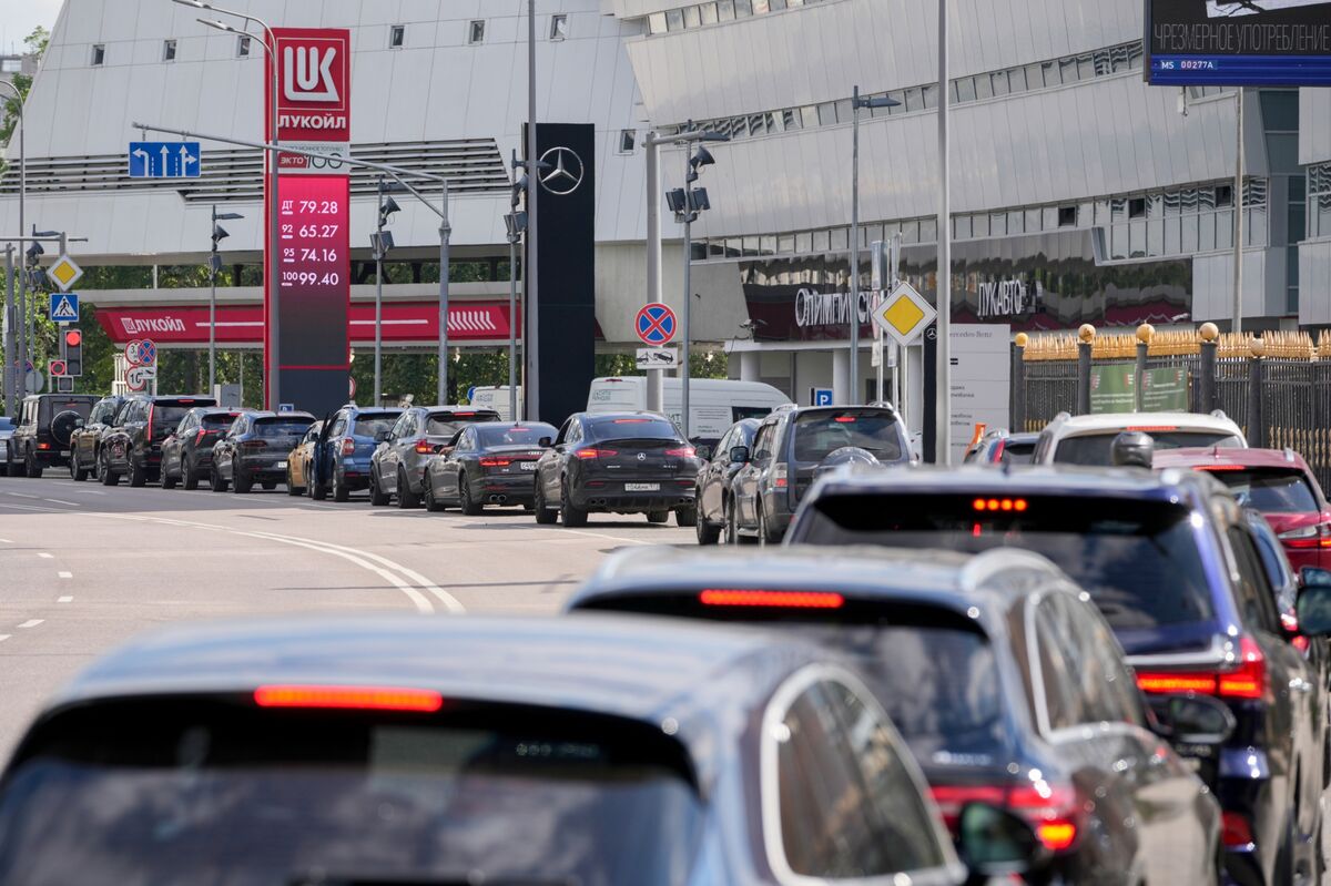 Russia Hikes June Subsidies to Refiners as Fuel Shortages Bite