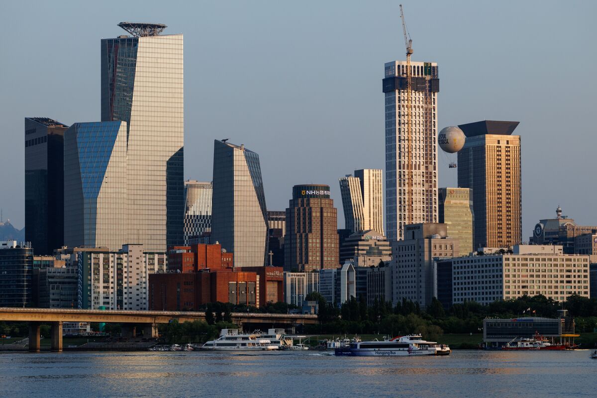South Korea’s $1.9 Billion Bond Sale Sets Annual Record