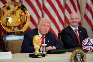 Trump ligou para presidente da Fifa por revisão de cartão de Balogun, diz fonte