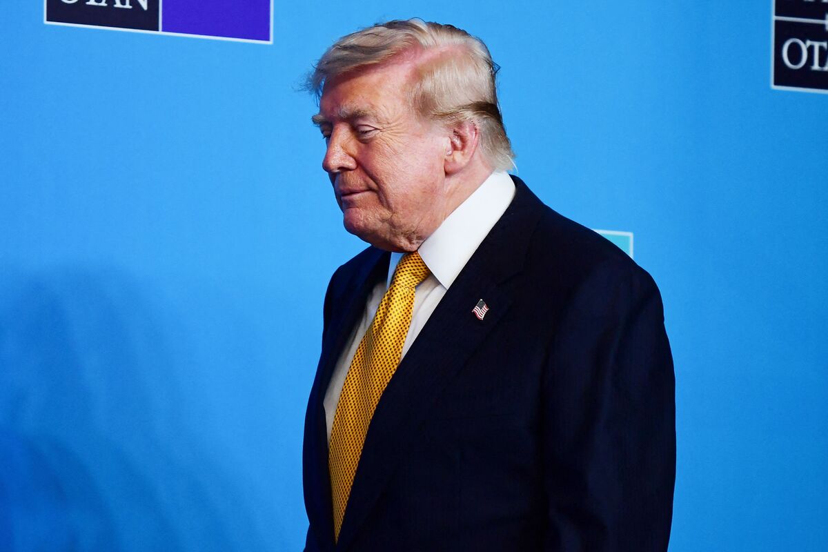 US Stock Futures Slide After Trump Says Iran Ceasefire Is Over