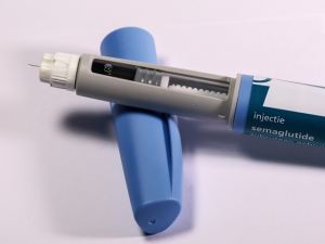 Vendas diretas de canetas emagrecedoras podem afetar farmacêuticas da B3; entenda